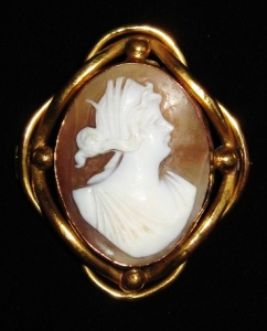 Antique victorian carved shell cameo brooch jewelry